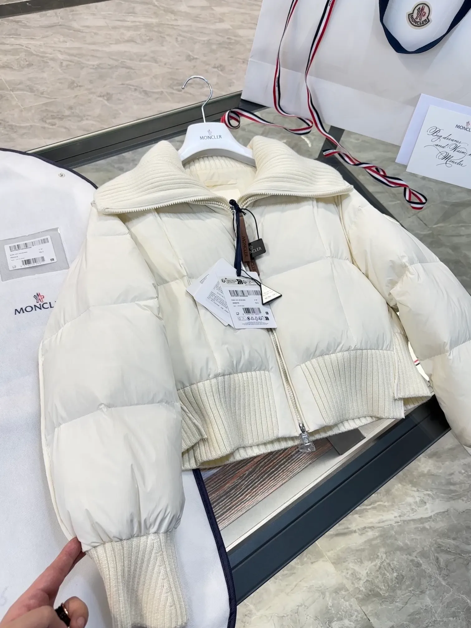 Moncler Jadeite/ 24 New Arrival . .